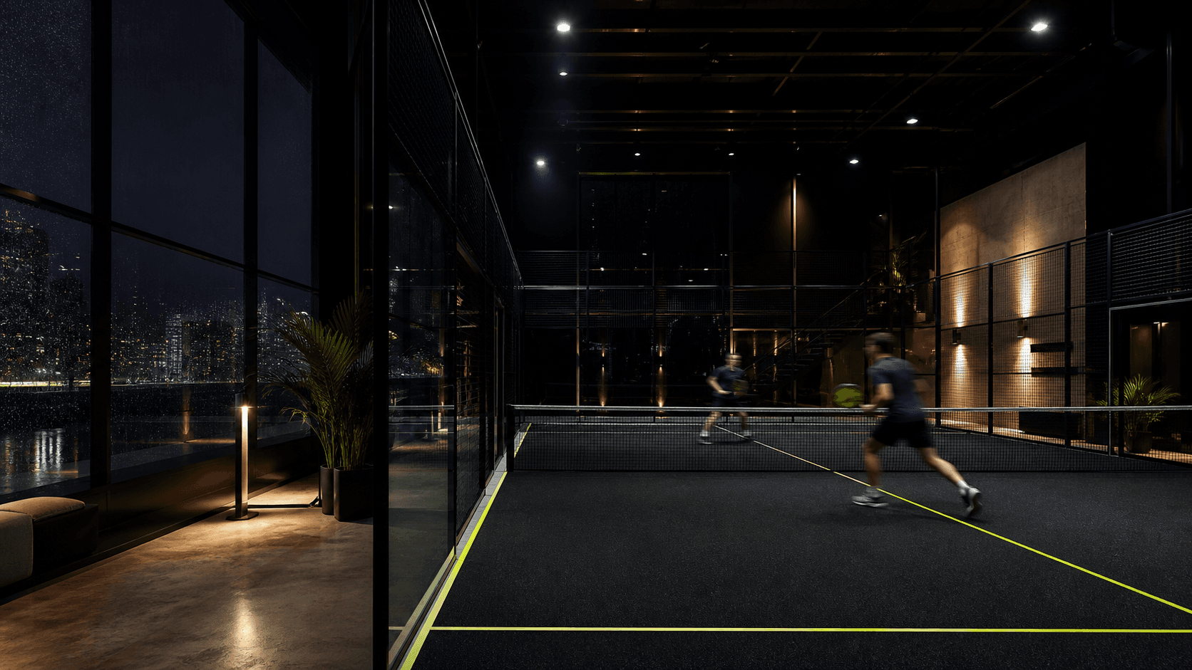 Gece şehir ışıkları önünde modern kapalı padel kortunda oyuncular